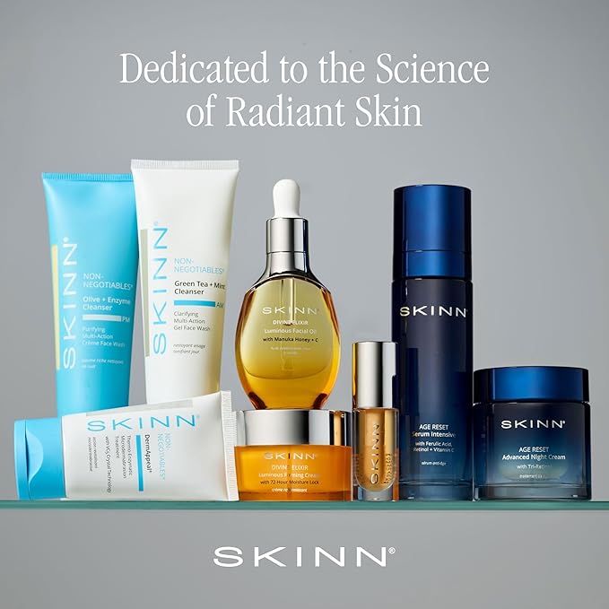 SKINN Luminous Lip Oil, Golden - Lip Care for Dry and Cracked Lips - Ultra-Light Non-Sticky Formula with Sheer Glossy Finish - Soothing Vitamin C & Manuka Honey Supports Collagen Production