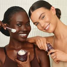 Seasonal Skincare Guide – How to Adjust Your Routine Year-Round