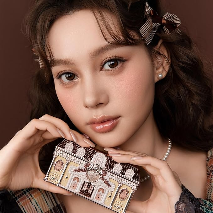 Flower Knows The Sweetie Bear Collection 6-Color Makeup Palette,Brown Eyeshadow with 4 Matte + 2 Shimmer Shades,Blendable Smooth Cute Eye Makeup,0.23 Oz(01 Buttery Croissant)